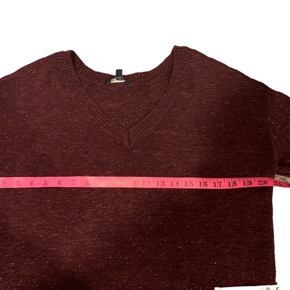 American Eagle Cotton Blend V-Neck Sweater - Picture 9 of 11